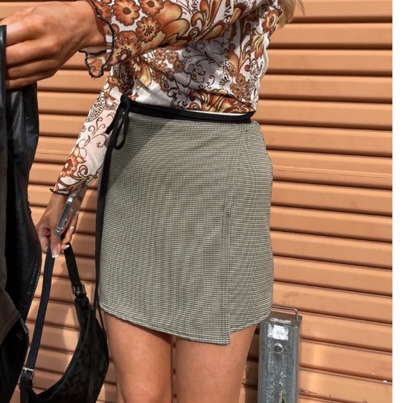 HISSY FIT Wrap Skirt - Picture 2 of 7